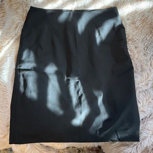 Size 2 Banana Republic Black pencil skirt.